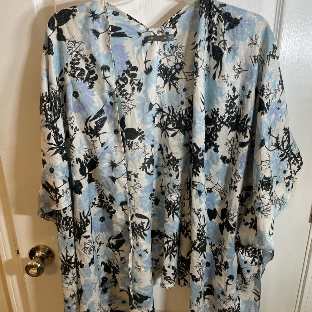 Vince Camuto‎ Blue floral kimono